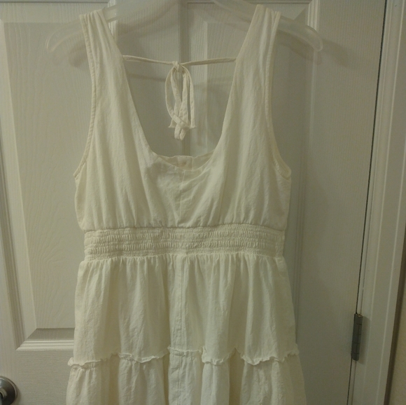 Super cute Hem & Thread midi dress - Picture 3 of 4